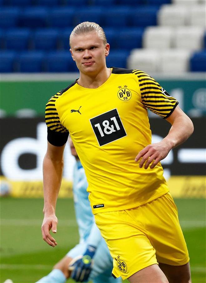 明年海港真不一定拿冠！毕竟连续4年拿第一很少 重要是申花没亚冠（海港明年未必夺冠：四连冠罕见，申花无亚冠成变量）