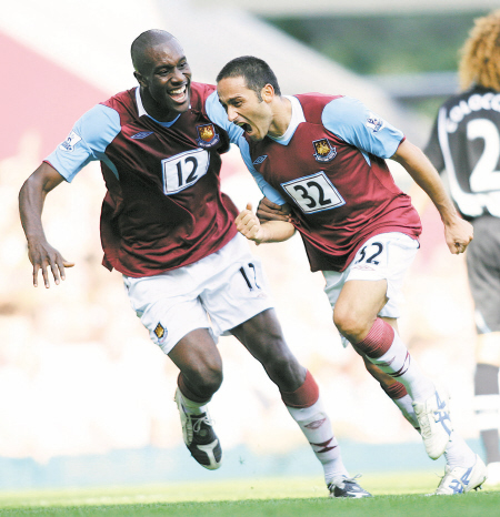 记者：因现场出现雷暴，沙特vs阿联酋比赛再次推迟，预计将取消（记者：现场雷暴致沙特对阿联酋之战再度延期，或将取消）