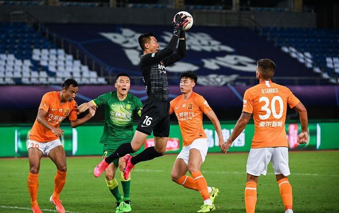 尴尬！外媒对比数据：弗兰克热刺前16轮各项数据均不如澳波（外媒数据对照：弗兰克执教热刺前16轮全面落后澳波）