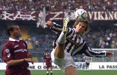 豪横，巴媒：弗拉门戈为前往秘鲁参加解放者杯决赛包了5架飞机