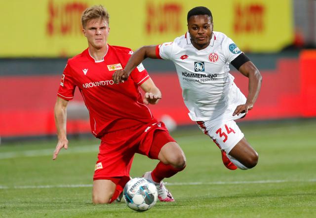 足球国足伤病名单更新，两人基本无缘（国足伤情更新：两将基本无缘出战）