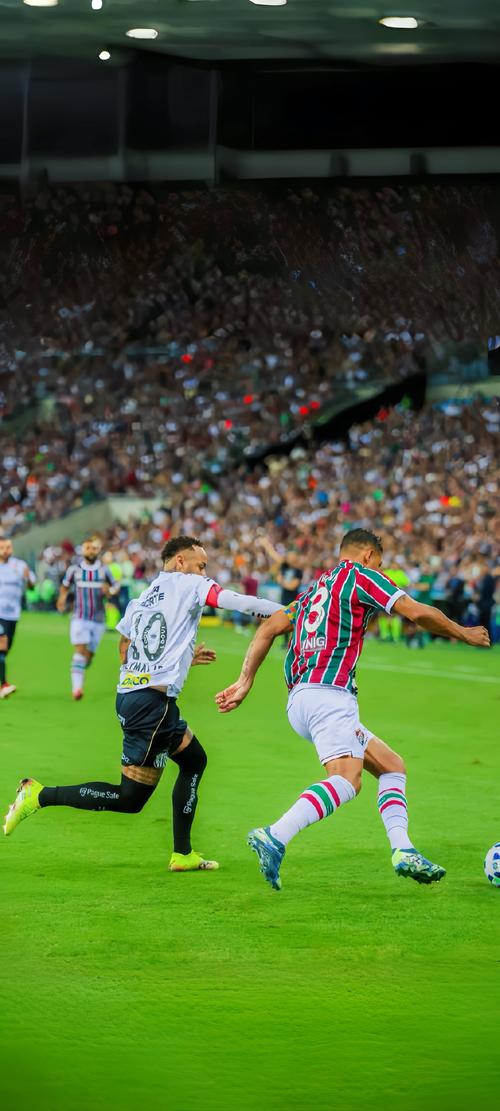 皇马本泽马梅开二度助球队取胜