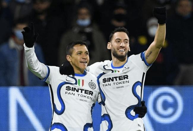 阿尔及利亚7次参加非洲杯5次止步小组赛，两次出线均夺冠（阿尔及利亚非洲杯7次亮相5次小组出局，仅两次晋级皆夺冠）